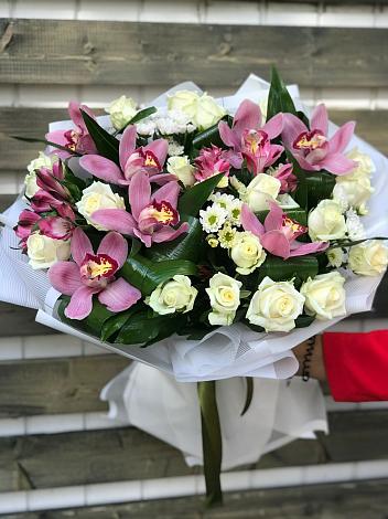 Букет цветов из: Розы и Хризантемы в Ново-Щедринской